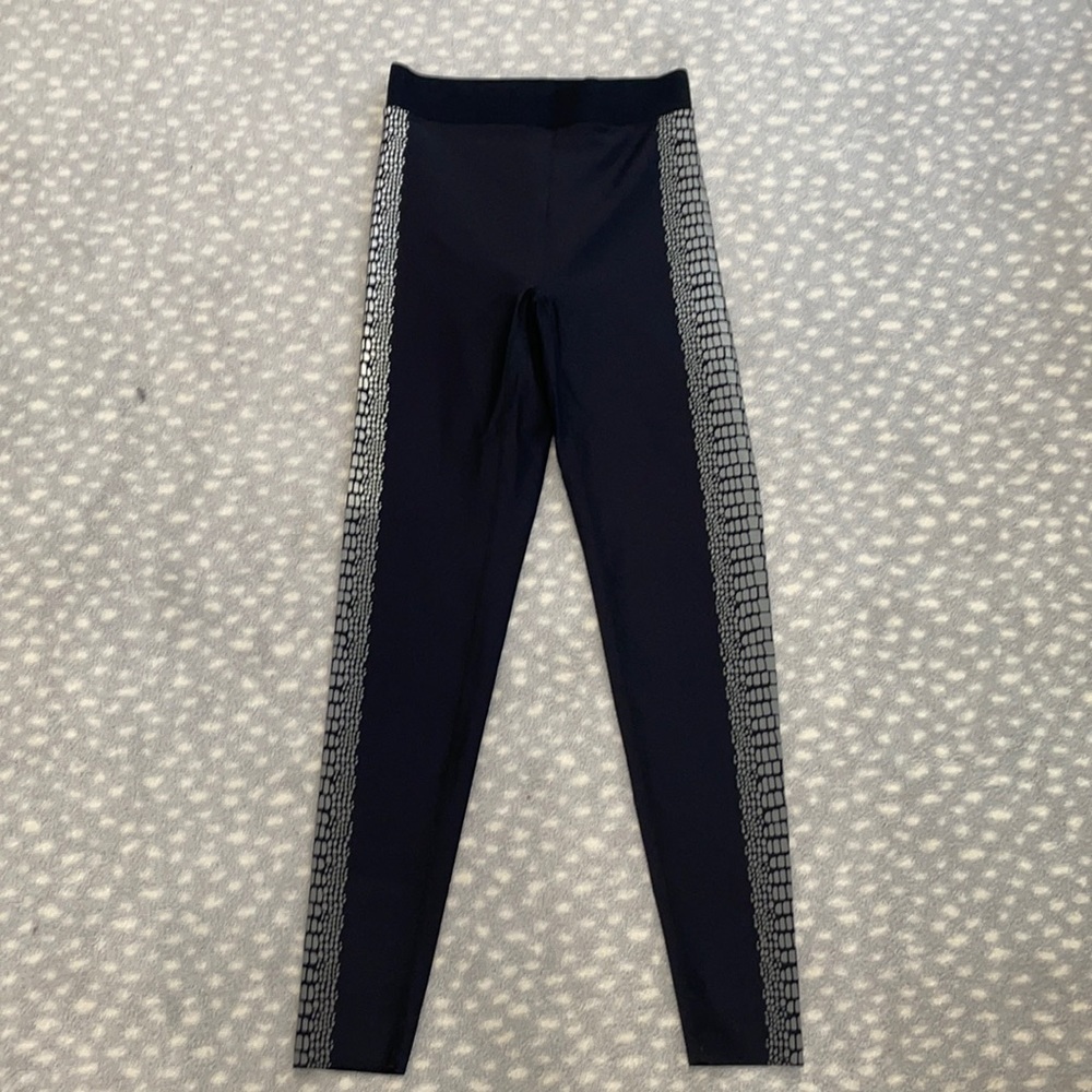 Ultracor reflective crocodile legging. Size large